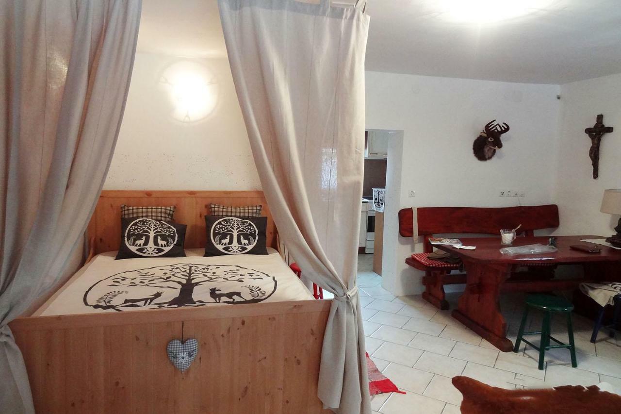 Zajcek Apartma Mojstrana Room photo