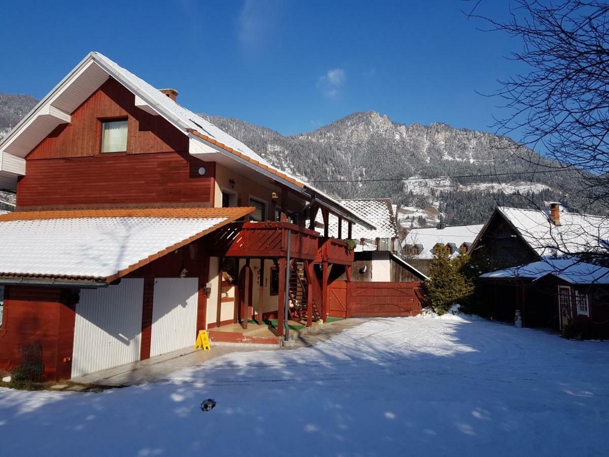 Zajcek Apartma Mojstrana Exterior photo