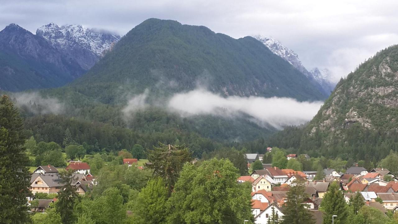 Zajcek Apartma Mojstrana Exterior photo
